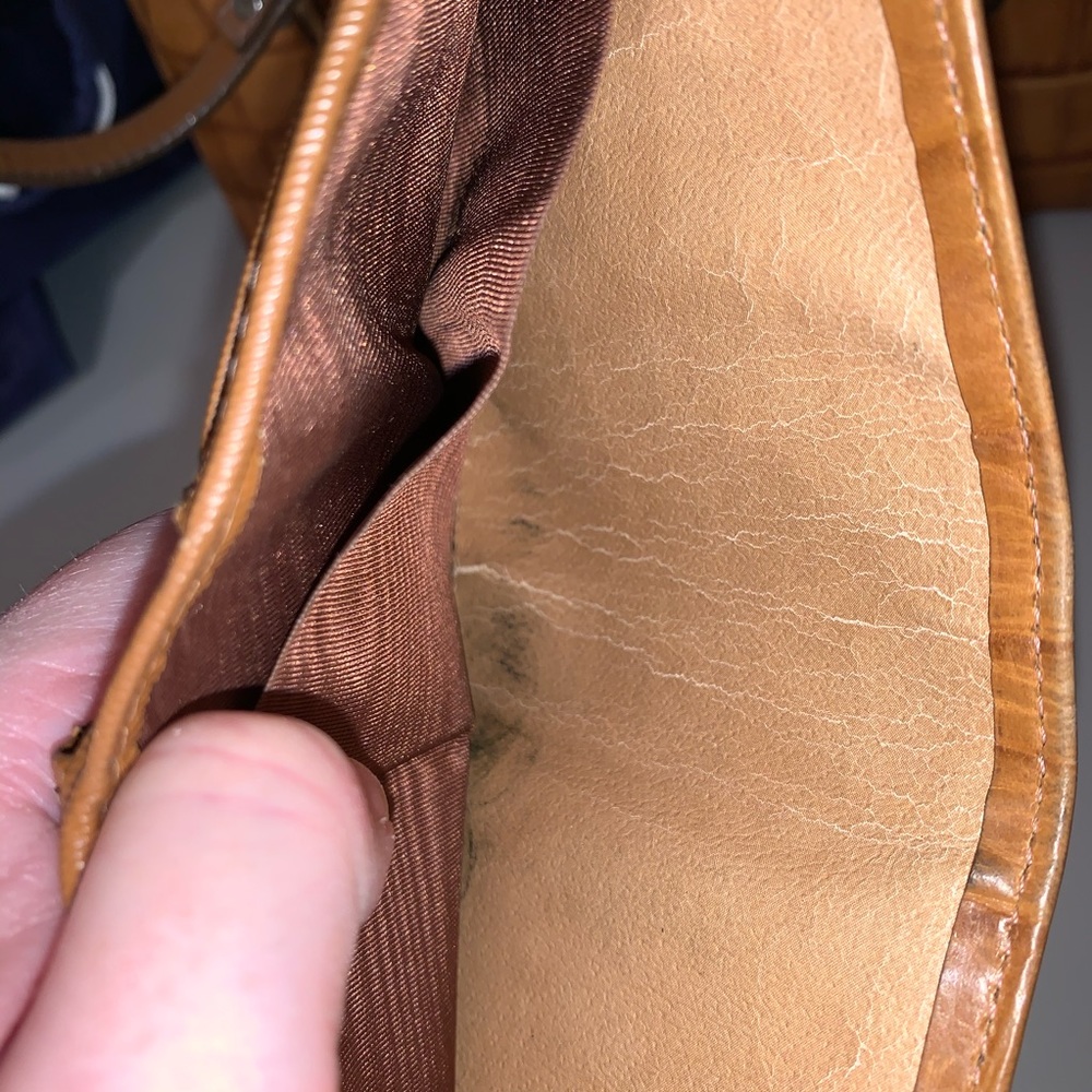 Authentic Dooney and Bourke purse and wallet - Picture 7 of 8